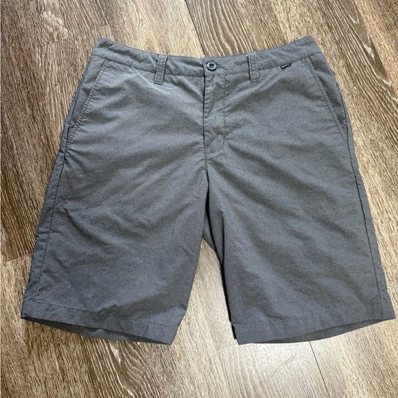 Travis Mathew Beck Shorts Gray Performance Stretch Golf Chino | 10.5” Rise - Picture 1 of 5